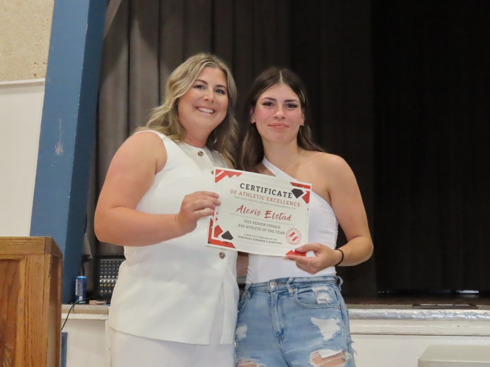 dinsmoreawardsseniorfemaleathlete