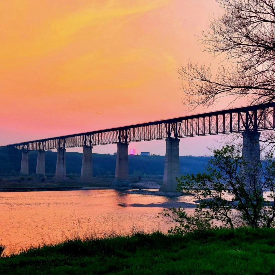 outlooksmokybridge