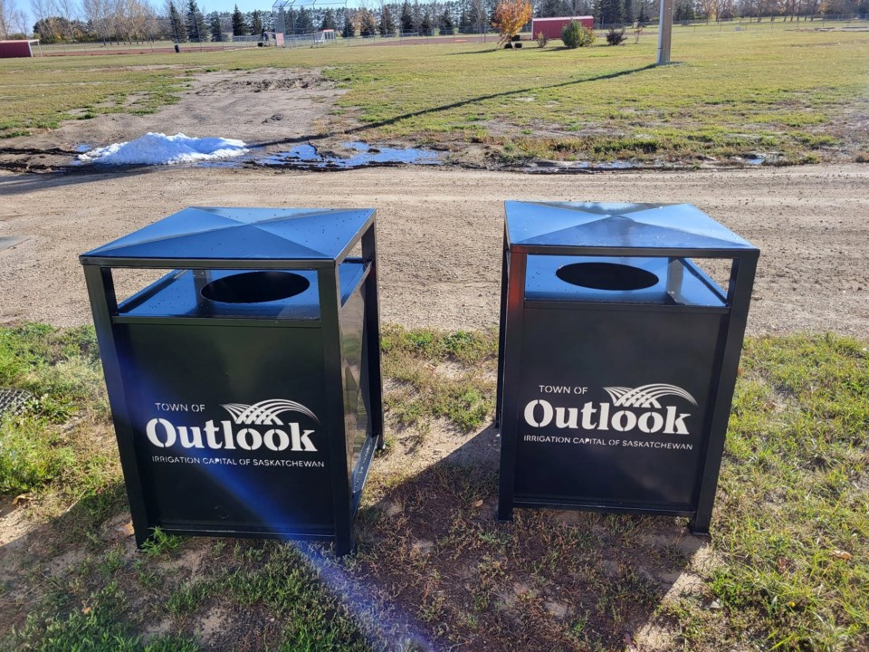outlooktrashcans