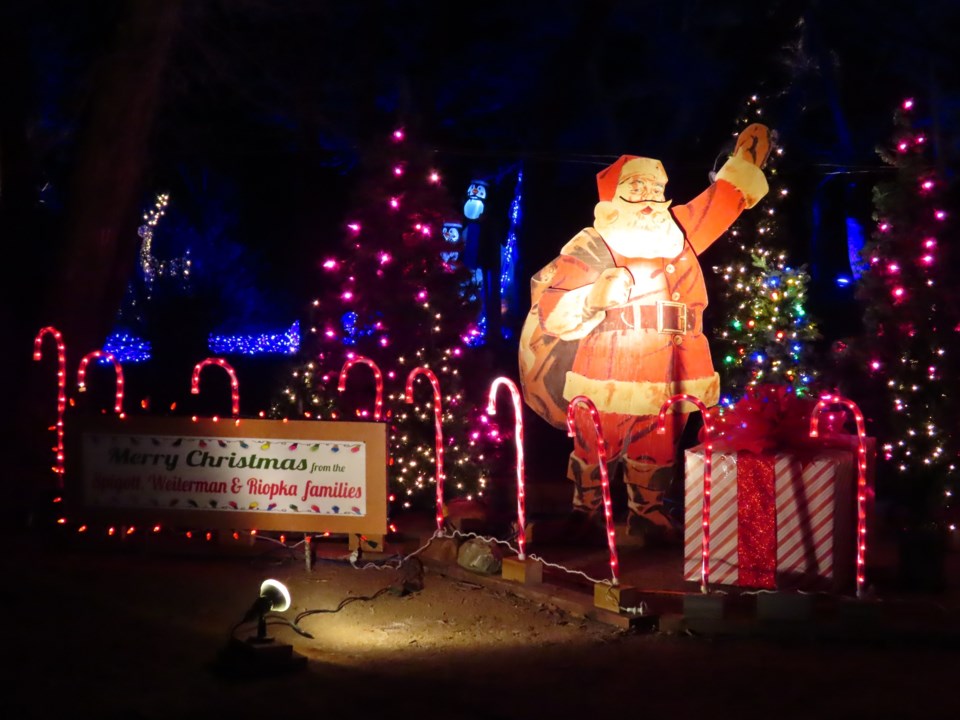 SantaClausDisplay