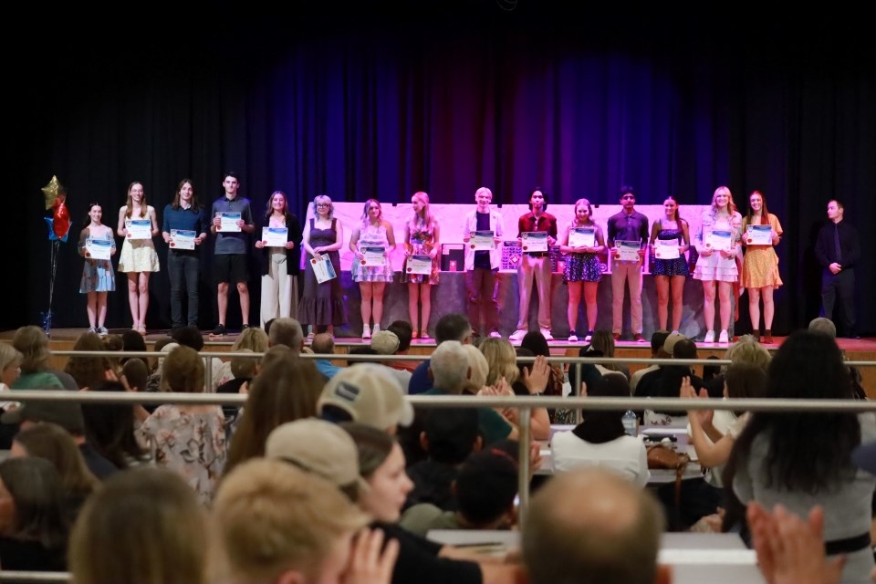 Grade 12 academic excellence award recipients.