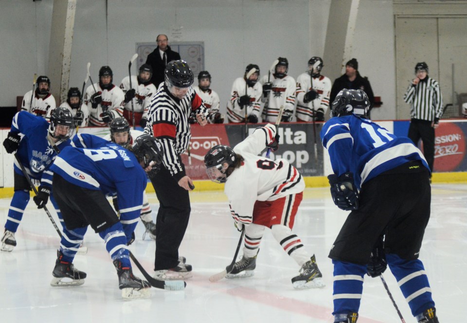 6928-prov-u15-opening-faceoff