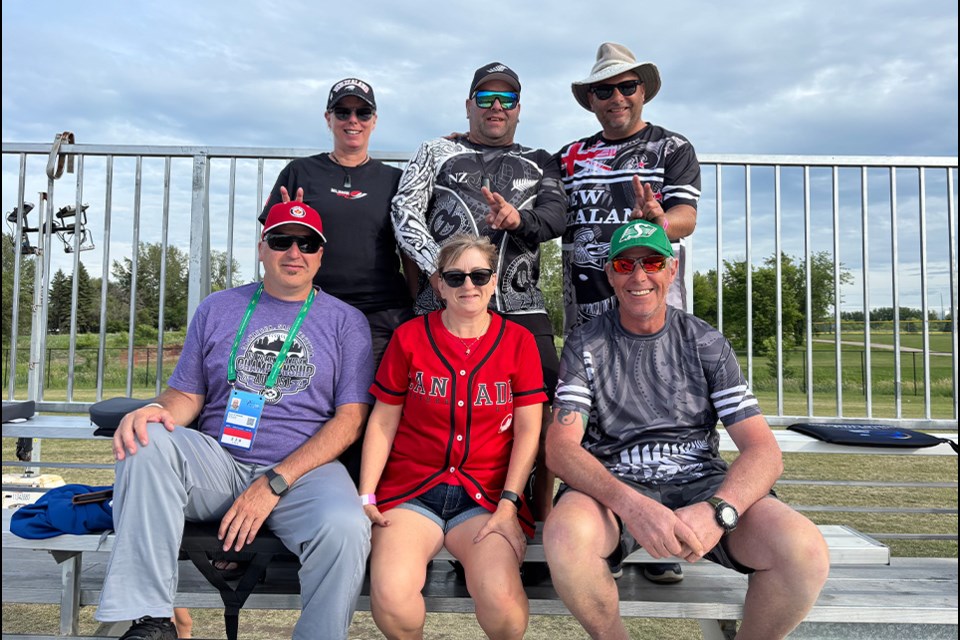 Back row Jojo Macnamara (New Zealand), Perry Jackson (New Zealand) Daren Dayton, Guy Lafrenière, Kyla Dayton, Eddie Bradly (New Zealand).
