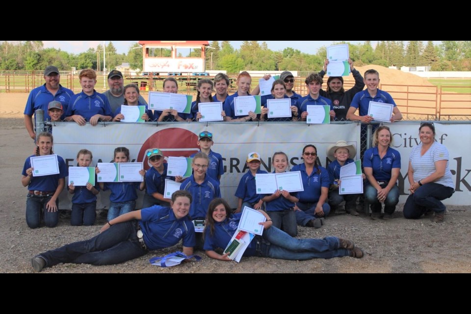 The Springside 4-H Club gathers for a group photo.