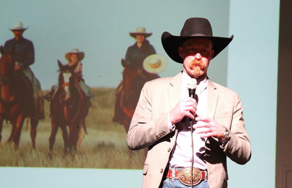 46-cyle-stewart_holistic-management-conference_feb-2025_jr-1200