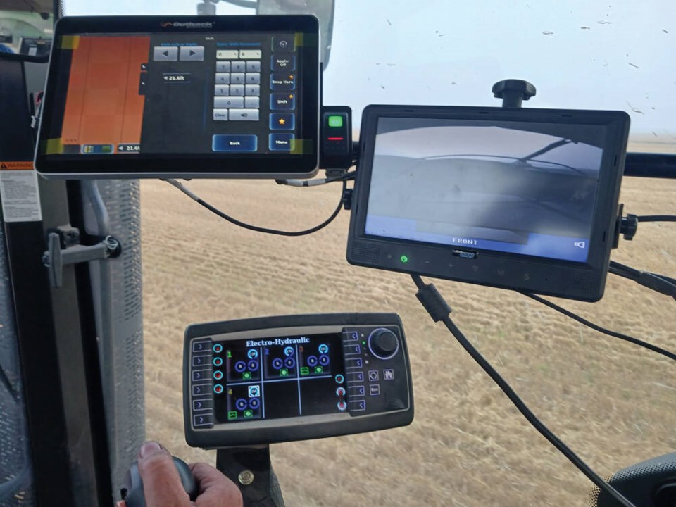 tractorscreens_gord_gilmour_cmyk