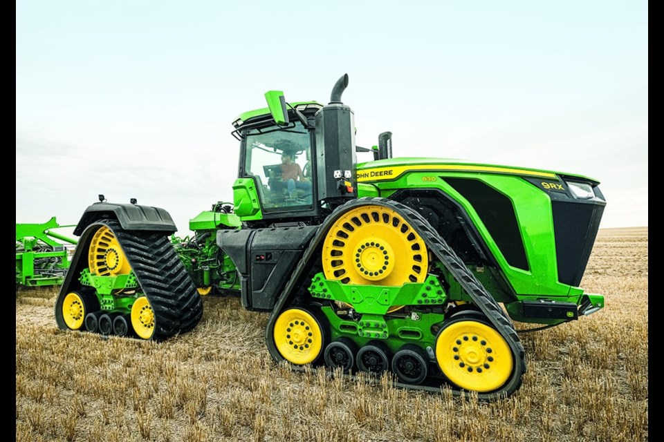 With three new 9RX models, the 9RX 710, 9RX 770 and 9RX 830 that produce rated horsepower comparable to their model numbers, Deere’s expanded 9RX Series stuffs an incredible number of ponies under the hoods of these tractors. 