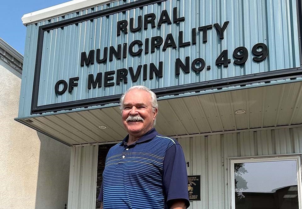 ritz-in-fronmt-of-rm-of-mervin-office