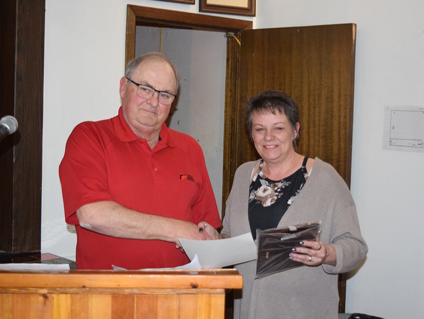 Kate Lockert was the recipient of the member recognition award for her wide-ranging work as secretary, trophy person, membership and more. The award was presented by Ernie Gazdewich