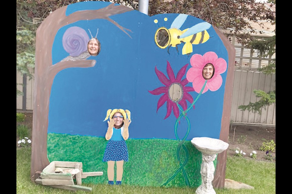 Many people attended a fundraiser at the Shurniak Art Gallery on June 23.