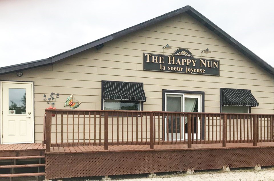 happy-nun-cafe