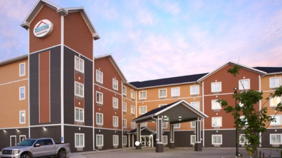 quality-inn-estevan-web
