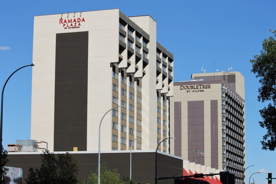 regina ramada plaza