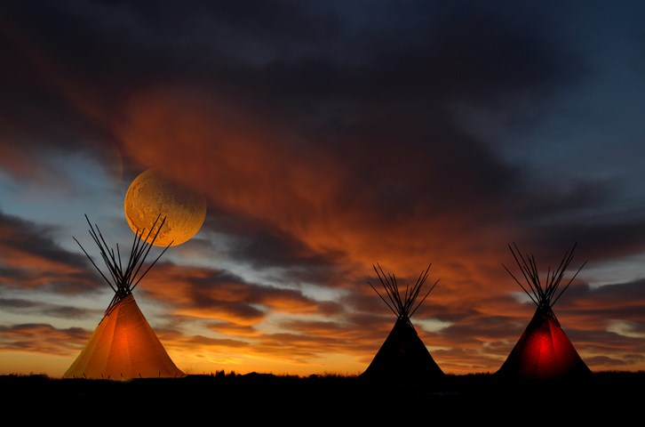 tipis teepees full moon