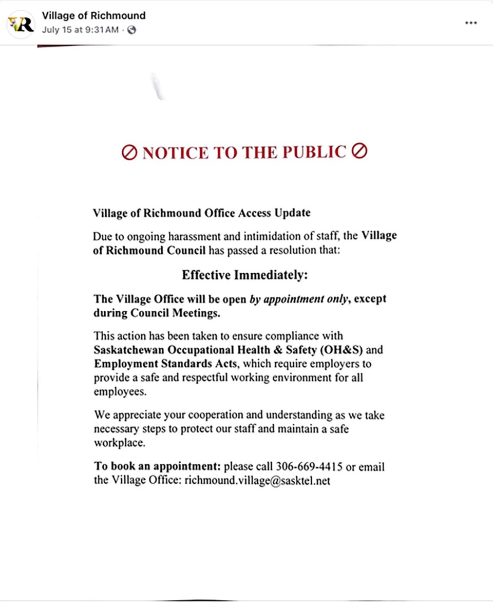 villagerichmoundnotice