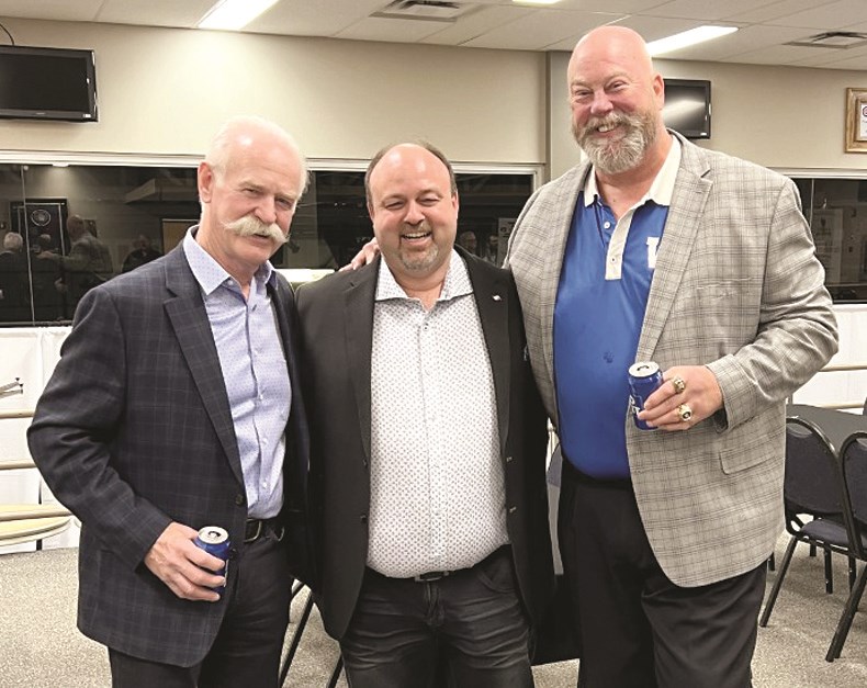 Curtis Nelson, president of the Civic Improvement Association, centre, poses with Sports 
Dinner guests Lanny McDonald, NHL player with Calgary Flames and Toronto Maple Leafs; and 
Chris Walby, Winnipeg Blue Bombers CFL Hall of Famer. The emcee was Rod Peterson. All proceeds from the fundraiser will help costs for the new 鶹Ƶland Co-op Arena.