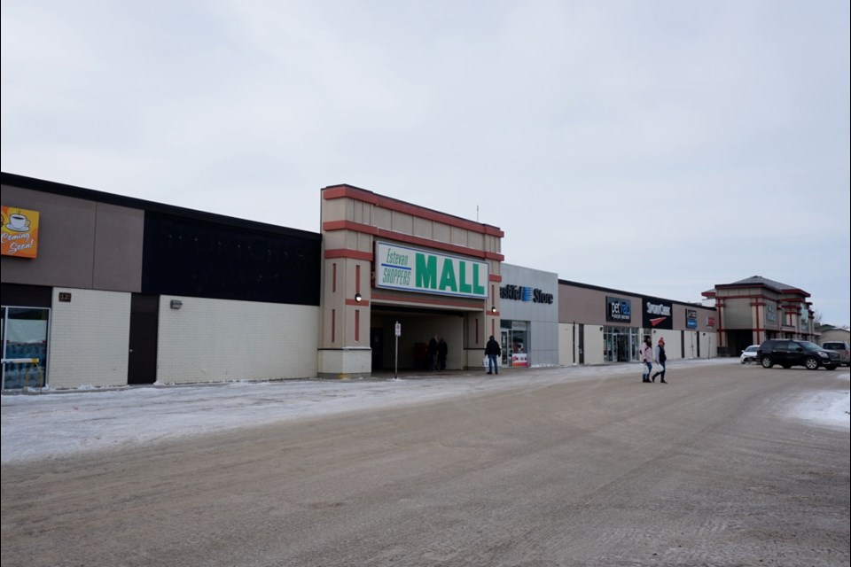 In the first week of January, the main entrance to the mall will be closed for construction, which is expected to last until summer. The mall will continue to operate at regular hours with south-side entrances as well as the west one open for the public.                               