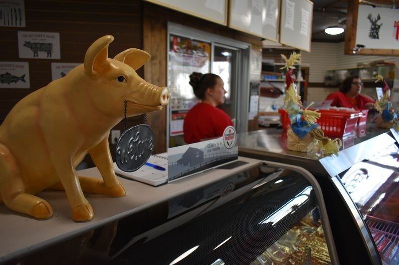 Lorne’s Butcher Block in Kamsack offers AAA quality cuts, bacon, sandwich meats, sausage, jerky and pepperoni sticks. They also provide custom cutting and wrapping of beef, pork, and wild game, custom made sausage and jerky, farm fresh eggs, and weekly bakery items.