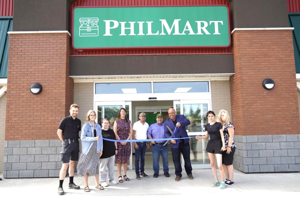 philmart-grand-opening-pic