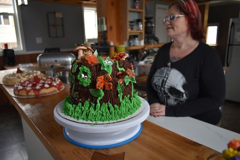 Offering baked goods, meals-to-go, specialty cakes, homemade bread, and more, Nicole Ratte, a certified chef originally from Ontario, has opened up her kitchen to share her love of cooking and baking with her new community.