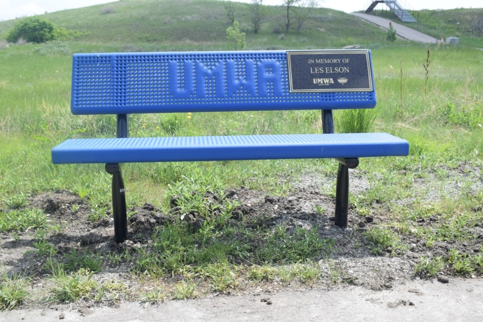 umwa-benches