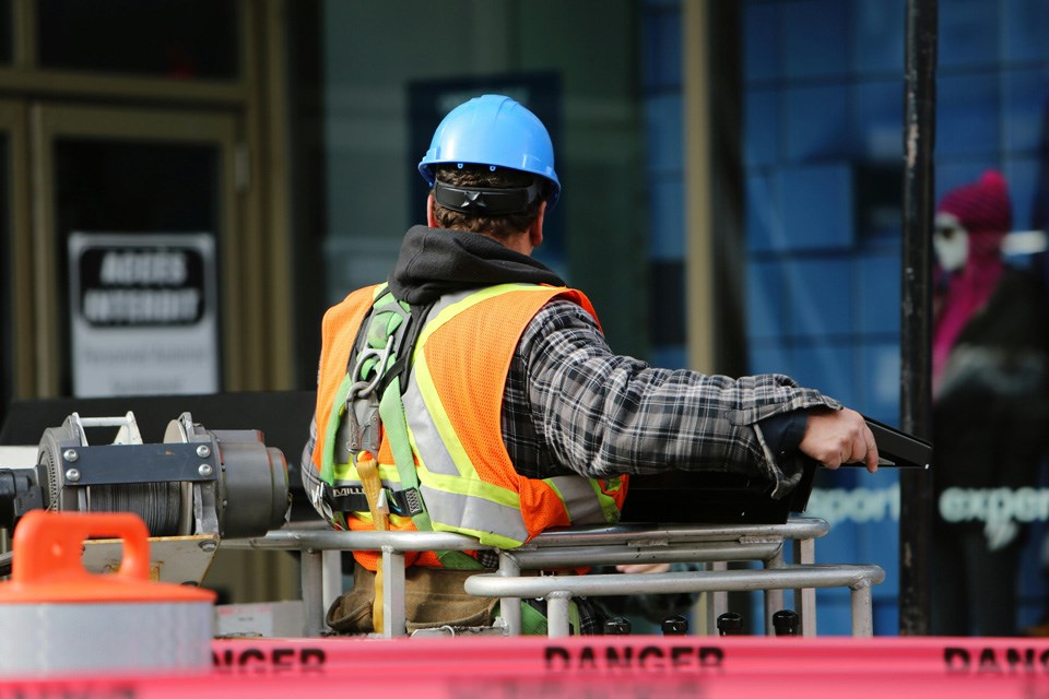 worker-on-machine