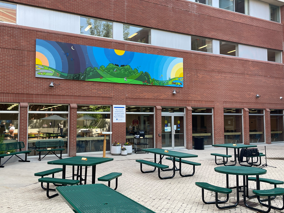 harley-sinclair-mural-at-the-courtyard