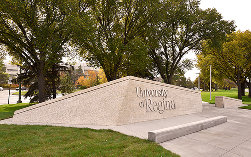 u-of-r-signn