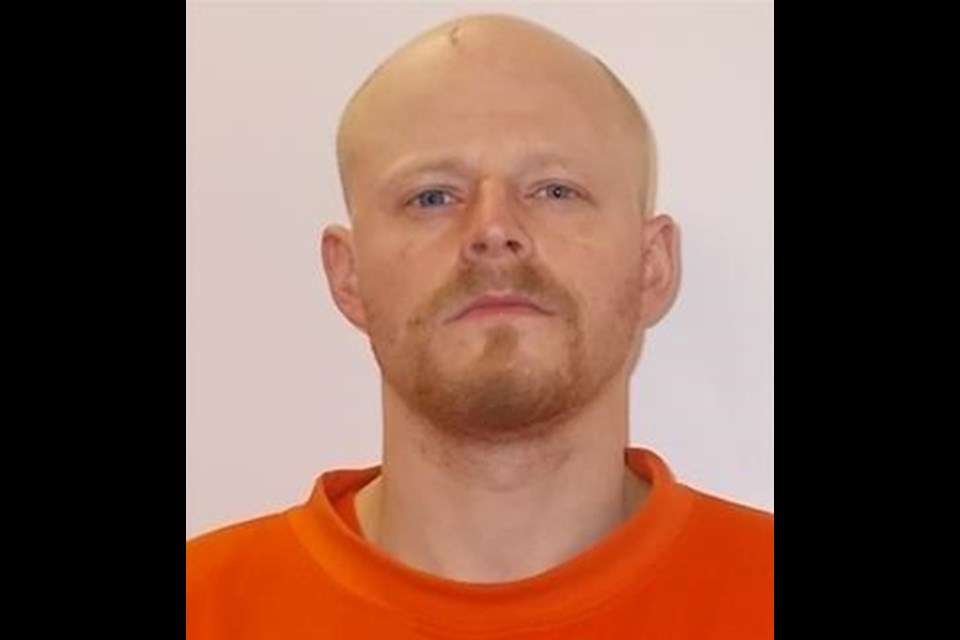Johnathan Jeffery Kessel has escaped from Saskatchewan Penitentiary.