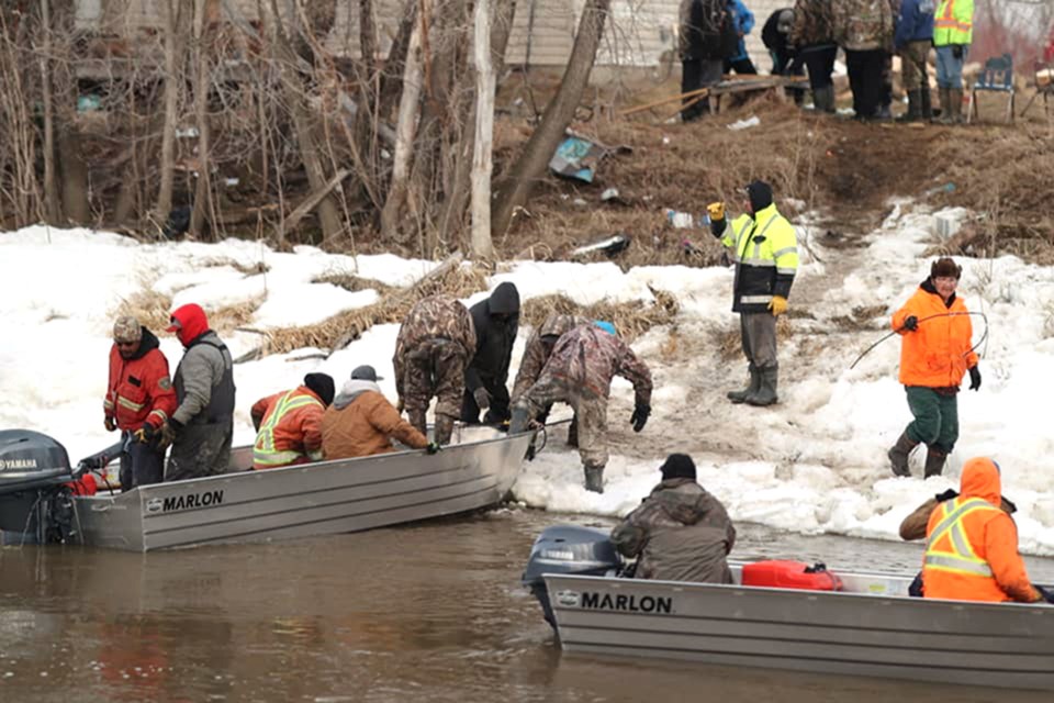 The boats are equipped with dragnets and underwater cameras and sonar, said Ochakasteepichikiw Papageorgiou.