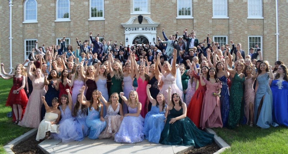 ecs-grad-2023-pic-1