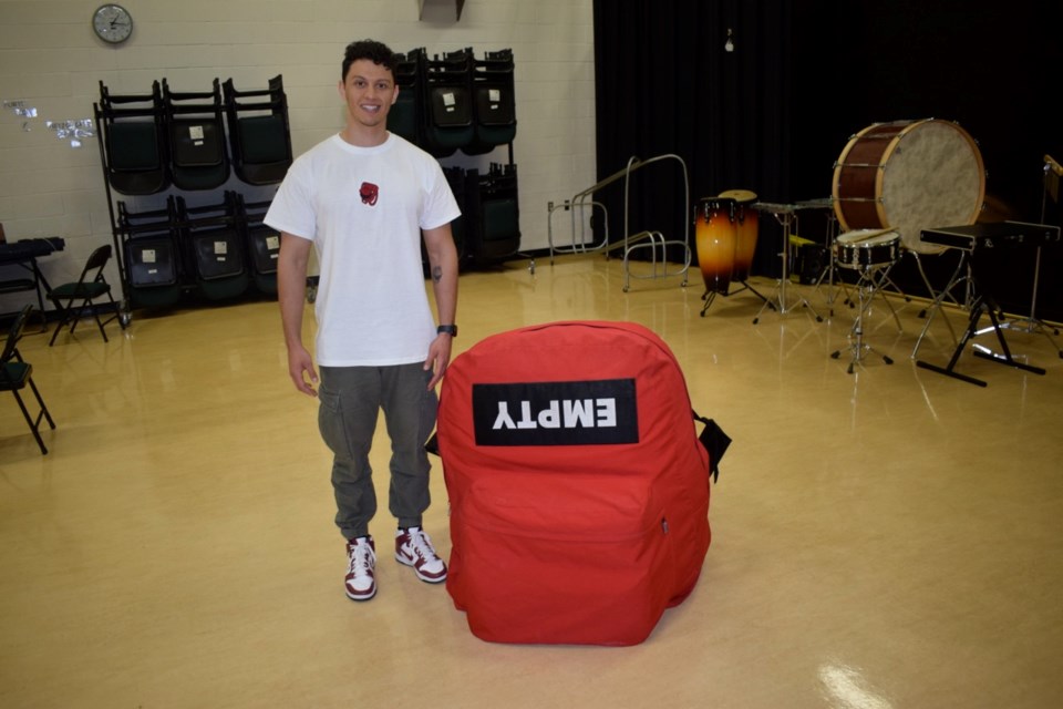 empty-your-backpack-tour