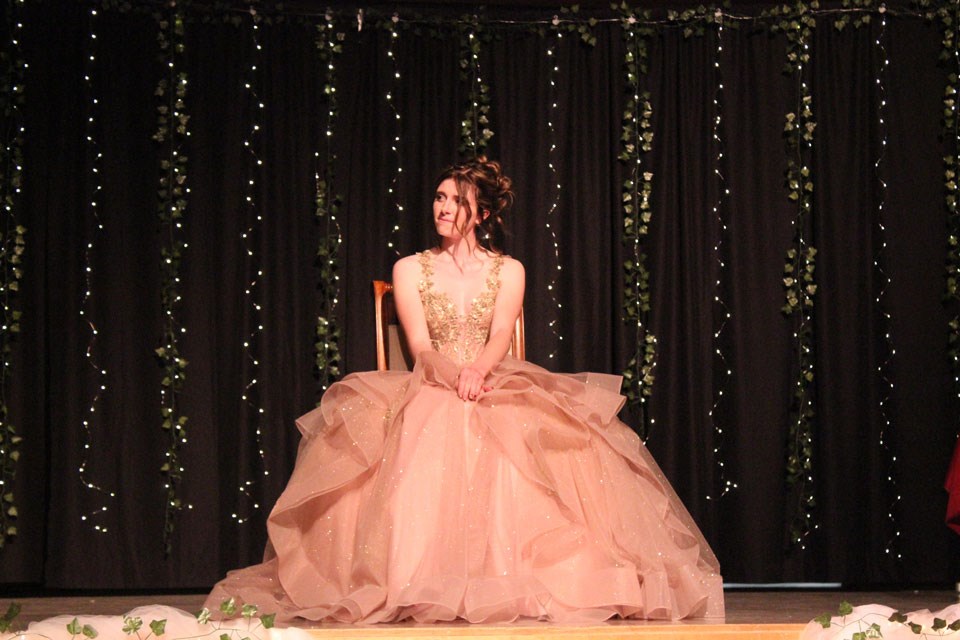 Fallon Belisle, enjoying the words of encouragement from a former classmate. 