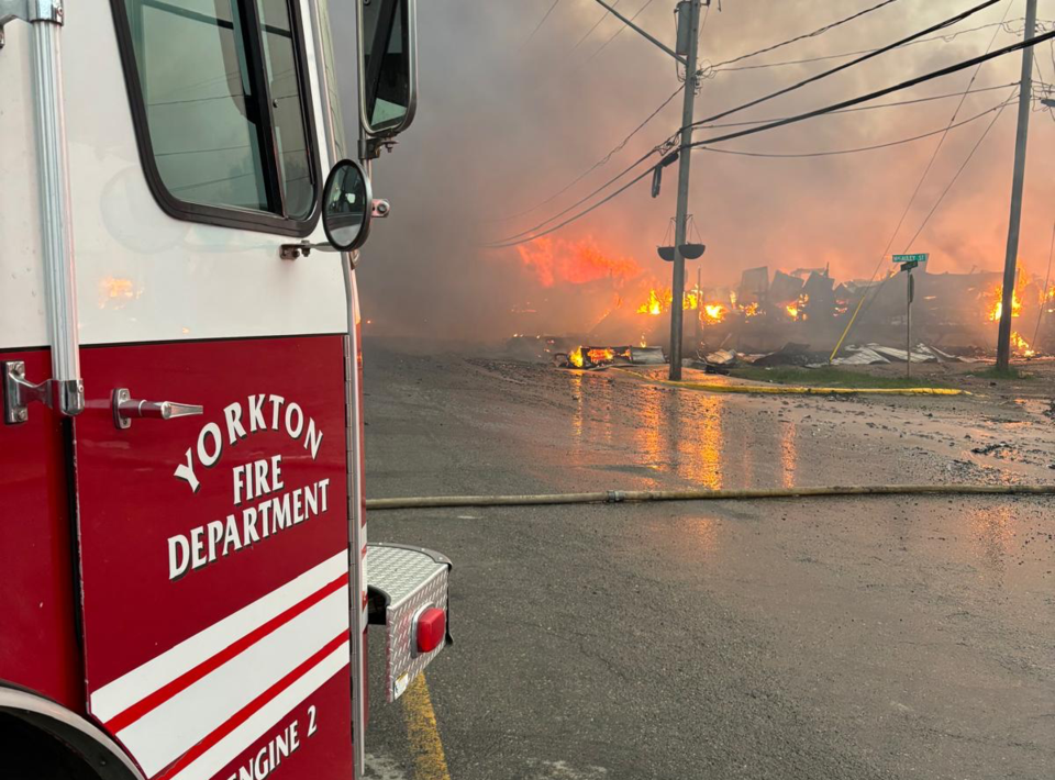 yorkton-firefighters-join-battle-against-northern-sask-wildfires-3(1)