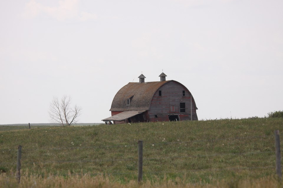 rustic-barn-rw