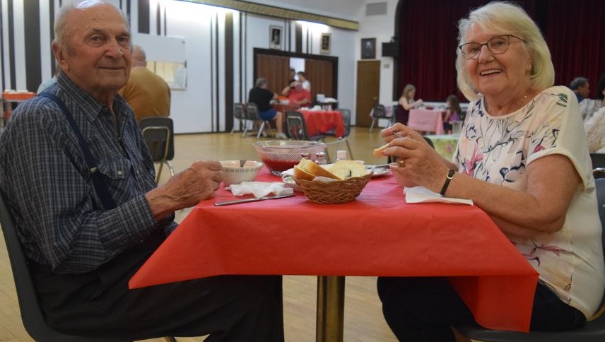 Canora’s Rainbow Hall was a popular stop on July 18 as visitors were eager to sample the homemade bread and borsch. Among the first in line were Eugene Secondiak and Virginia Werner. 