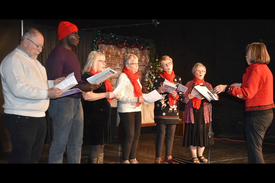 Members of the Kamsack Community Choir, under the direction of Susan Bear and with accompaniment on piano by Deb Cottenie, from left, were: Rick Aikman, Kayode Bamigbola, Cathy Galye, Arlene Smorodin, Audrey Horkoff and Zennovia Duch. 