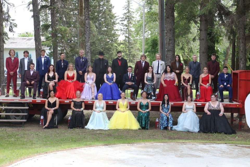 Along with family and friends, 31 members of the Canora Composite School class of 2022 celebrated their graduation at Canora’s King George Park on June 29. From left, were: (back row) Jake Statchuk, Clay Sleeva, Brendon Landstad, Jamie Katryniuk, Brody Harrison, Avery Hanson, Kayden Grayson, Mathew Dmitruik, Carter Dereniwsky, Joshua Bugera, Lucas Baillie and Hudson Bailey; (middle) Lane Zuravloff, Isabella Mykytyshyn, Codee Kopelchuk, Cheyenne Fediuk, Kaylie Donovan, Dawson Zuravloff, Kalena Cutforth, Alexa Burym, Lexie Biletski, Drea Beblow and Carter Unick; and (front) Cassidy Zuravloff, Breanne Woloshyn, Mya Wolos, Abby Wilson, Elley Tomcala, Teagan Secondiak, Payton Hudye and Shannyn Hamm.   