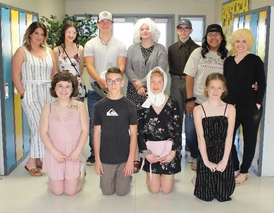 Manor School Hosts Dinner Theatre