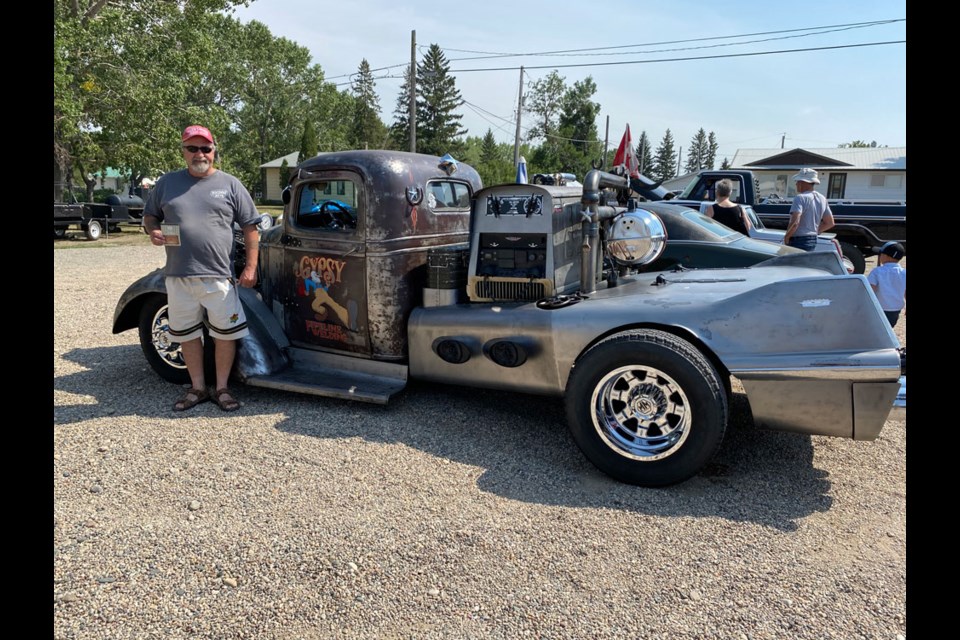 Lenny Martindale of Oxbow won the people’s choice award for his 1937 Chevy Maple Leaf. 