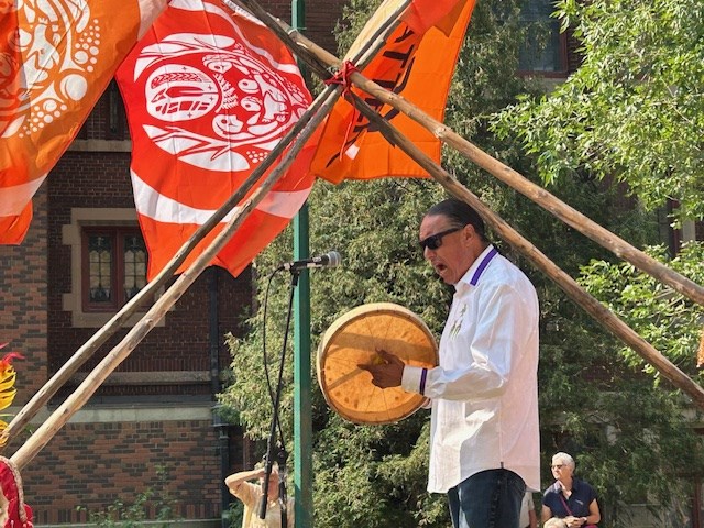 saskatoon-ex-drumming-singer