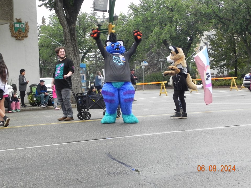 stoon-ex-parade-mascots