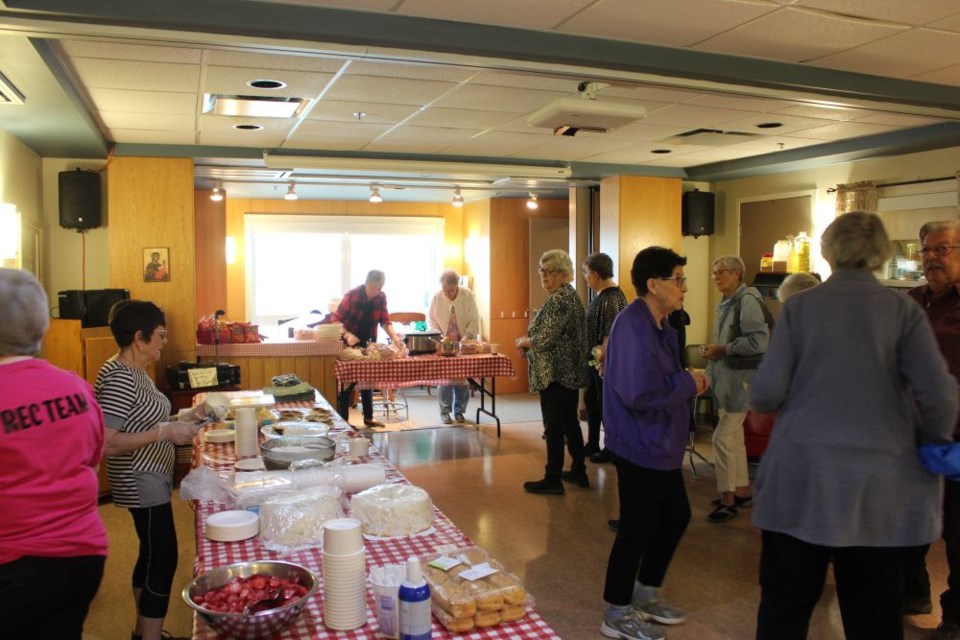 yorkton-nursing-home-hosts-community-farmers-market_resized
