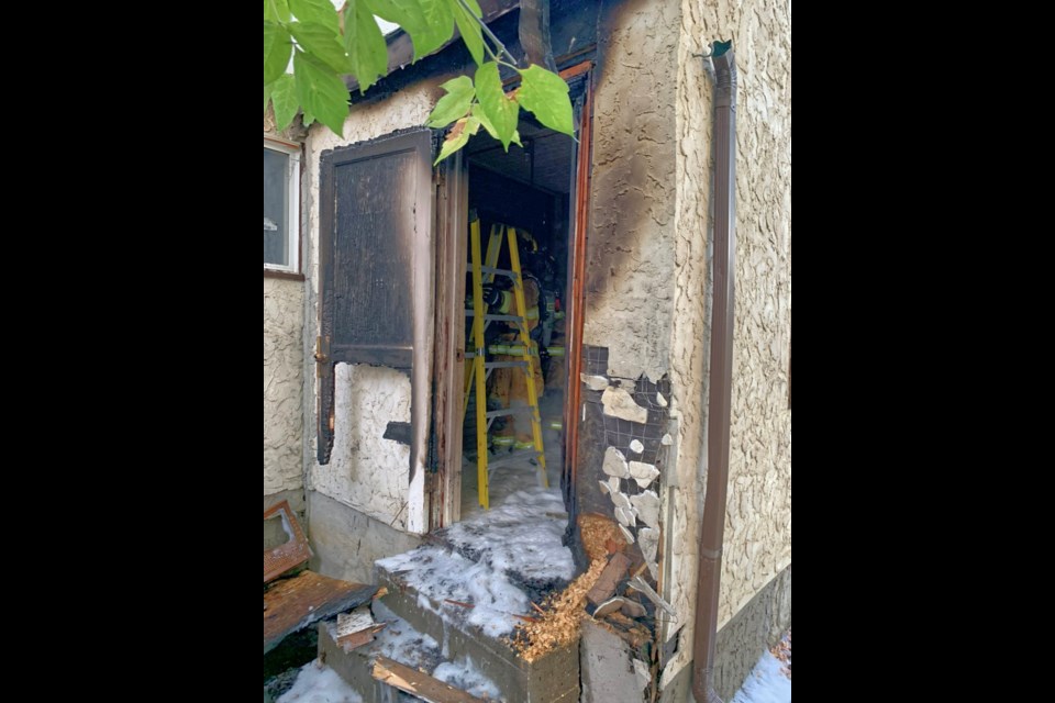 Regina fire crews dealt with an early-morning fire in a home on the 1200 block of Rae Street.
Crews on scene of a house fire  Reported at 6:48 a.m., the blaze was contained quickly to the entry way. No injuries were reported, and investigation into the cause of the fire continues.