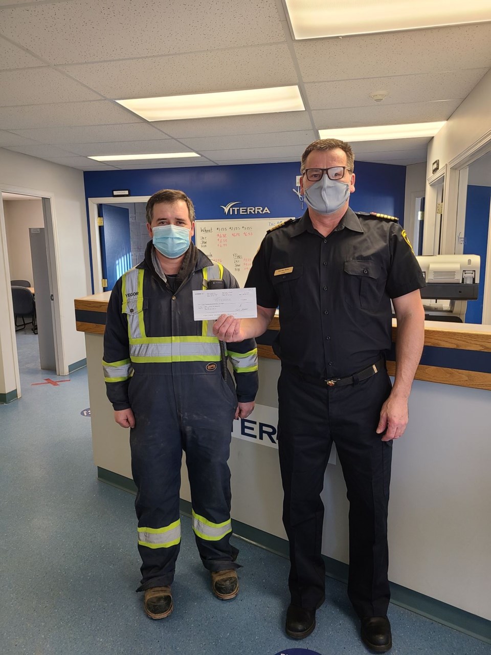 Donation Wilkie Fire Department from Viterra (002)