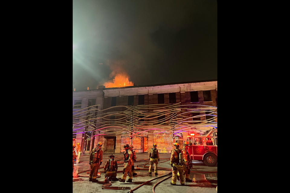 This was the scene Sunday morning as Regina Fire battled a downtown blaze