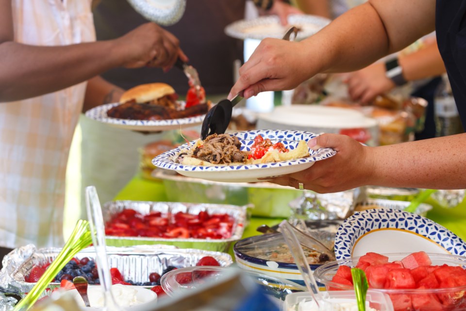 gettyimages-potlucksupper