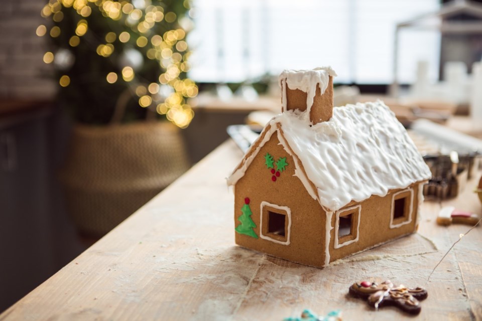 gingerbreadhouse1222