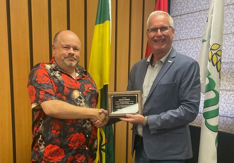 former-mayor-behiel-current-mayor-rob-muench(1)