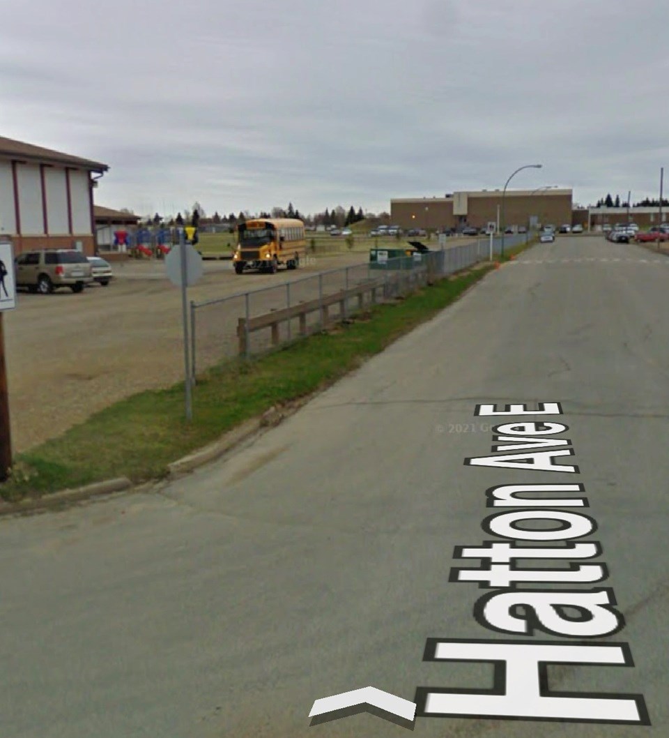 hatton-ave-melfort-stop-sign